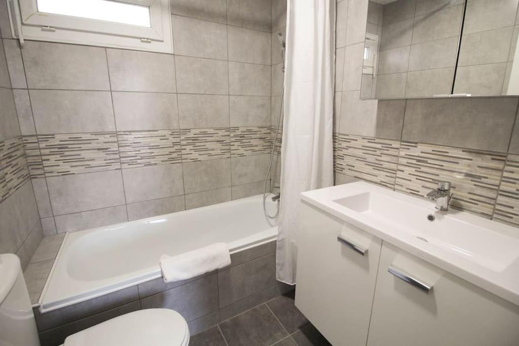 Joli T2 Renove / Wifi / Grand Parking Prive Lägenhet La Couronne  Exteriör bild